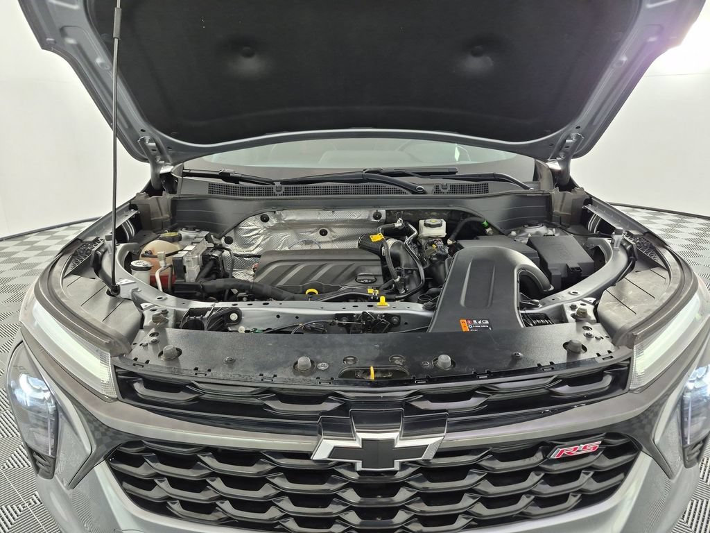 Certified 2024 Chevrolet Trax RS w/ Sunroof Package FWD image 41