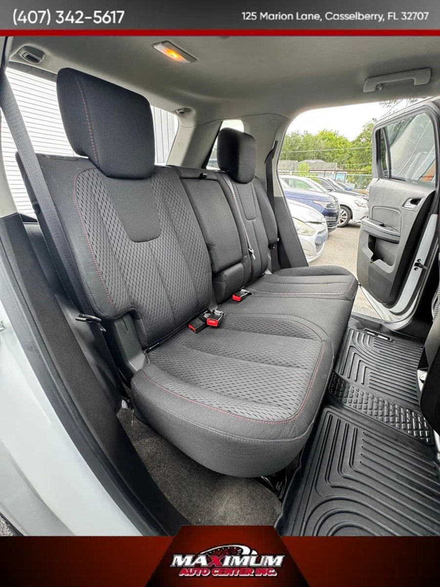 Used 2011 GMC Terrain SLE FWD image 14