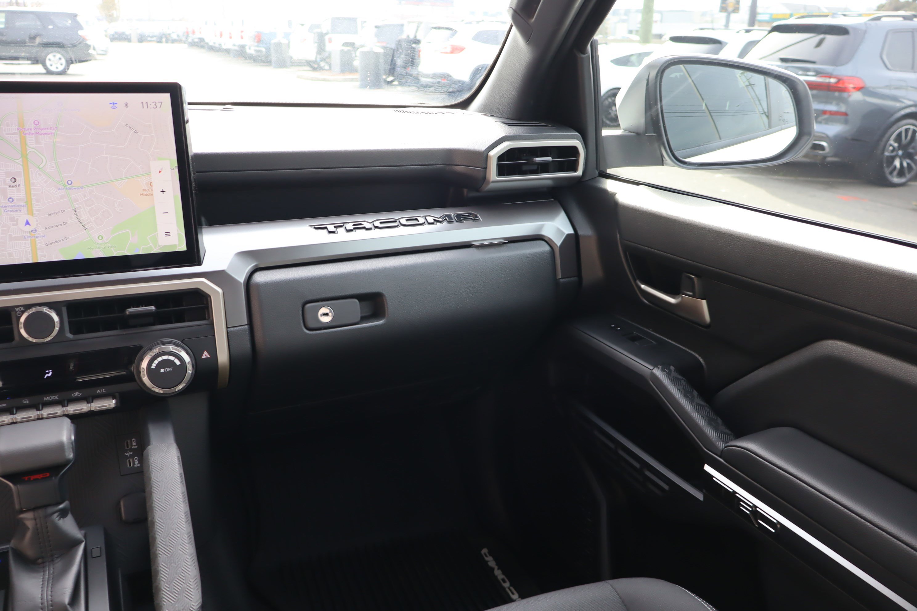 Used 2025 Toyota Tacoma TRD Sport image 17