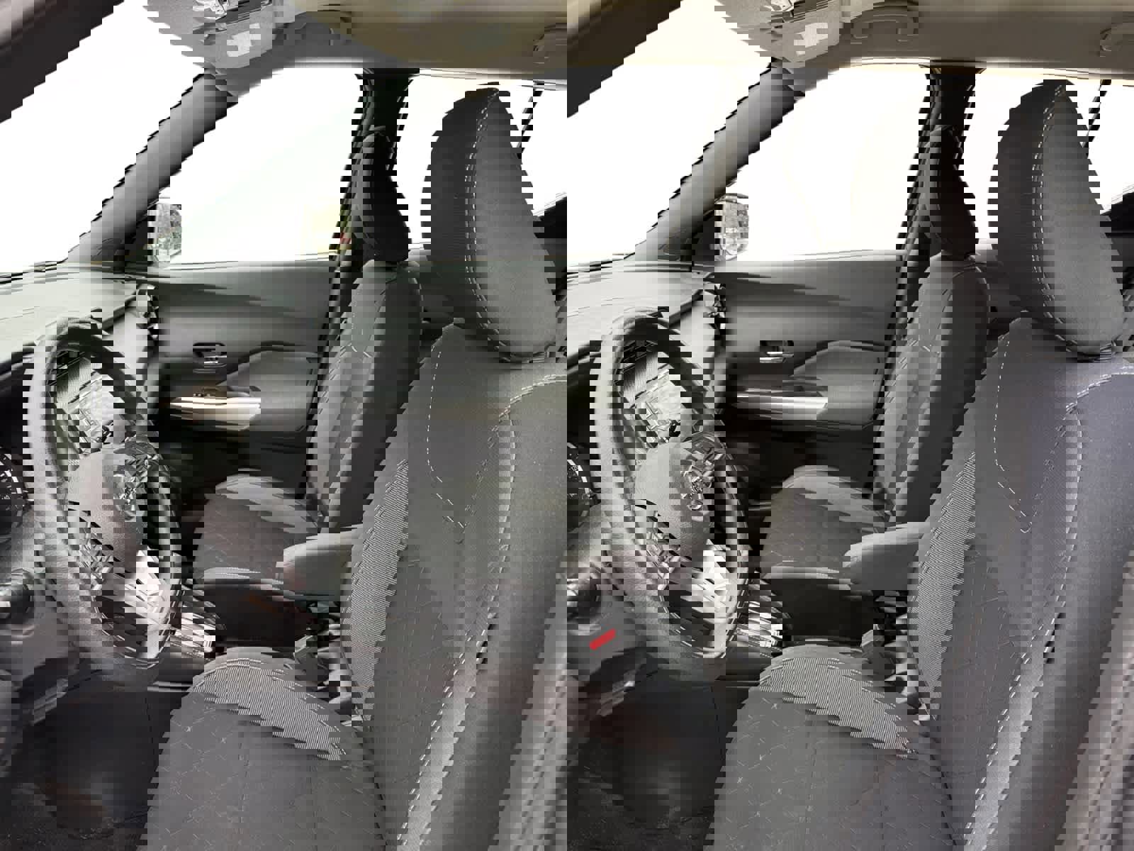 Used 2019 Nissan Kicks SV image 9