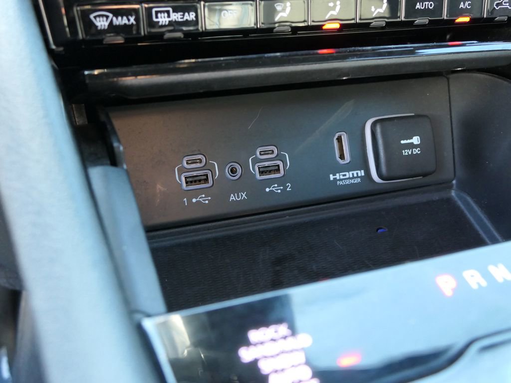 Used 2023 Jeep Grand Cherokee Trailhawk w/ Advanced Protech Group II image 18