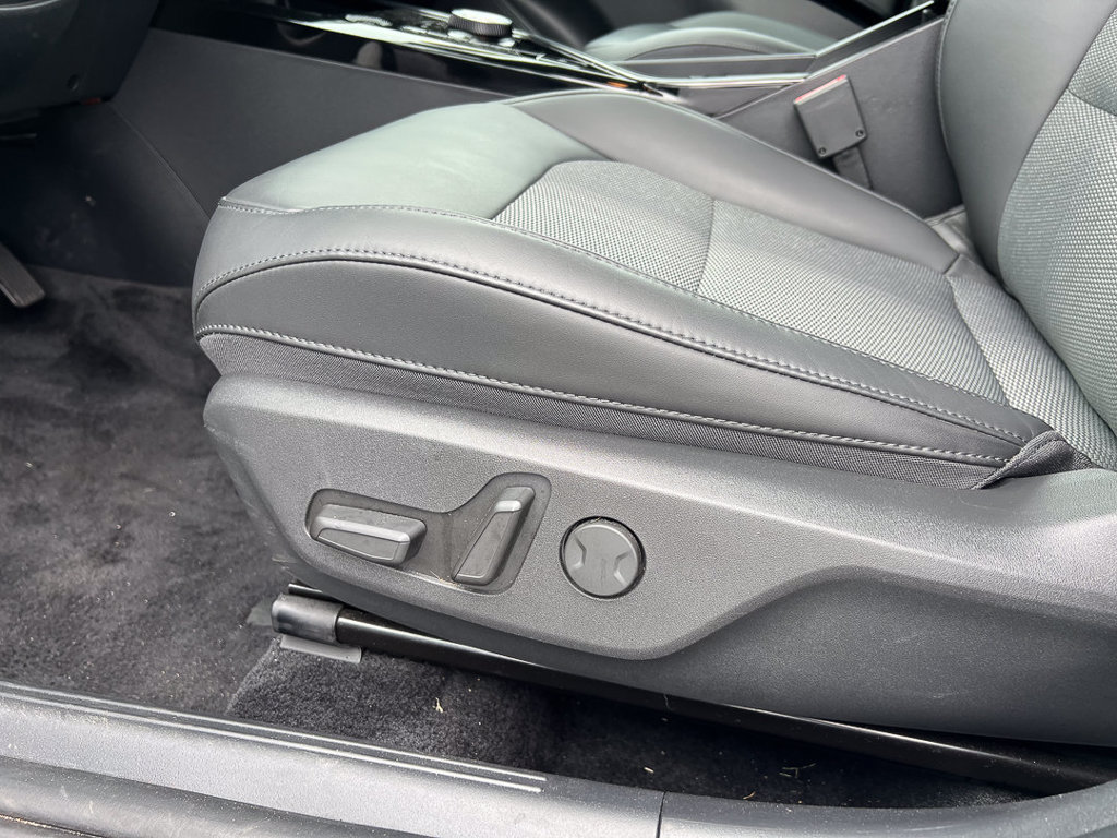 Certified 2024 Kia Niro EX w/ EX Cold Weather Package FWD image 18