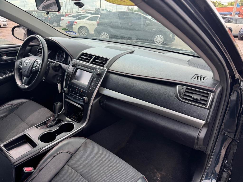 Used 2017 Toyota Camry SE FWD image 11