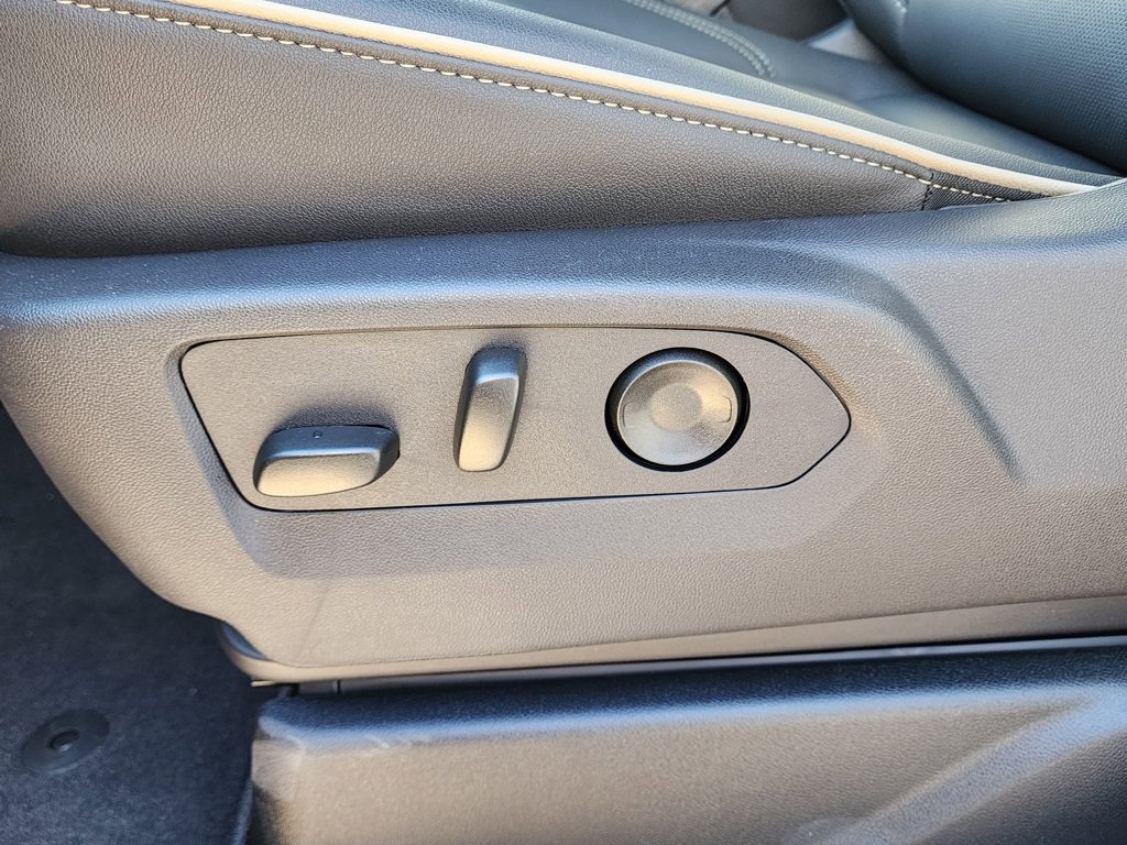 New 2026 GMC Yukon Elevation image 16