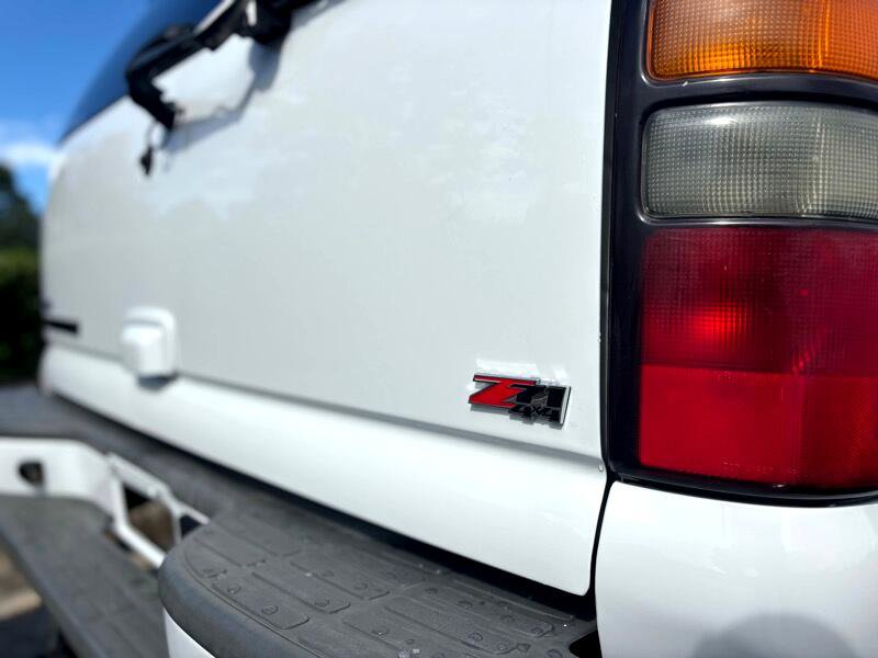 Used 2006 Chevrolet Suburban Z71 w/ Z71 Preferred Equipment Group image 11