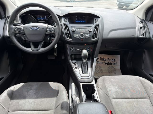 Used 2018 Ford Focus SE w/ SE Appearance Package image 22