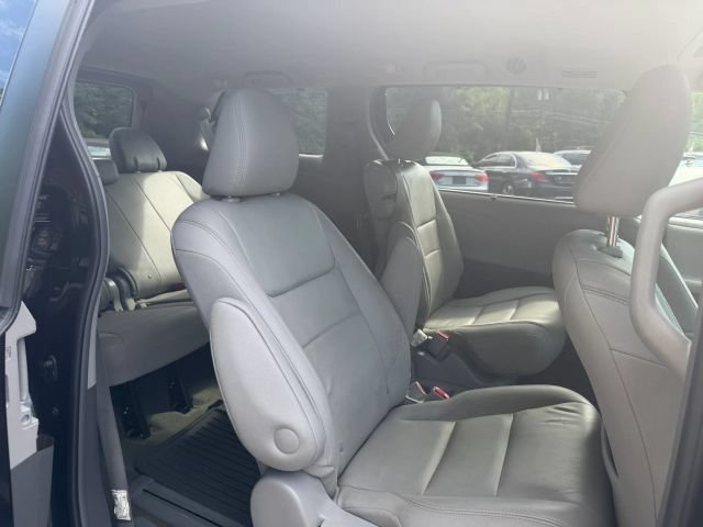 Used 2017 Toyota Sienna XLE w/ XLE Navigation Package FWD image 14