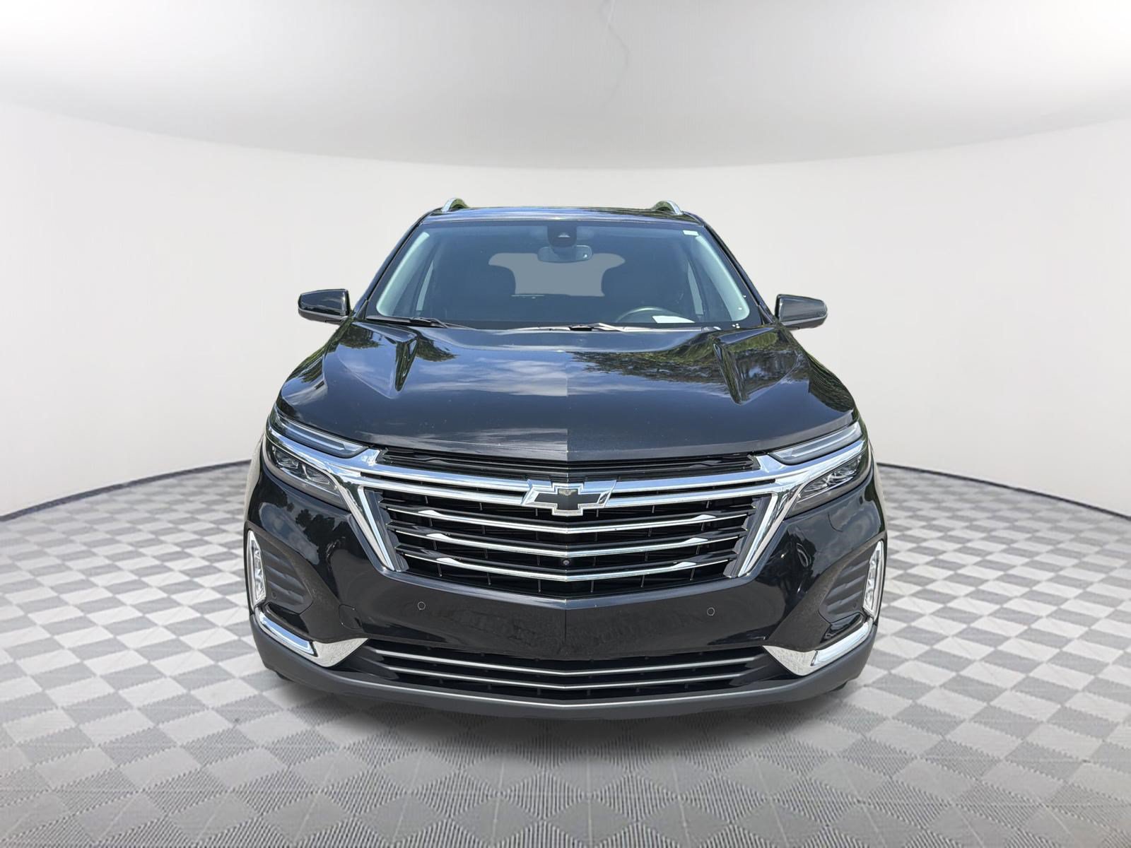 Used 2023 Chevrolet Equinox Premier FWD image 2