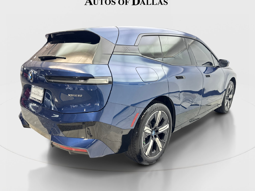 Used 2024 BMW iX xDrive50 w/ Sport Package AWD/4WD image 7