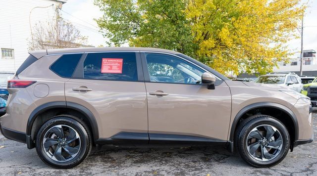Certified 2025 Nissan Rogue SV image 5