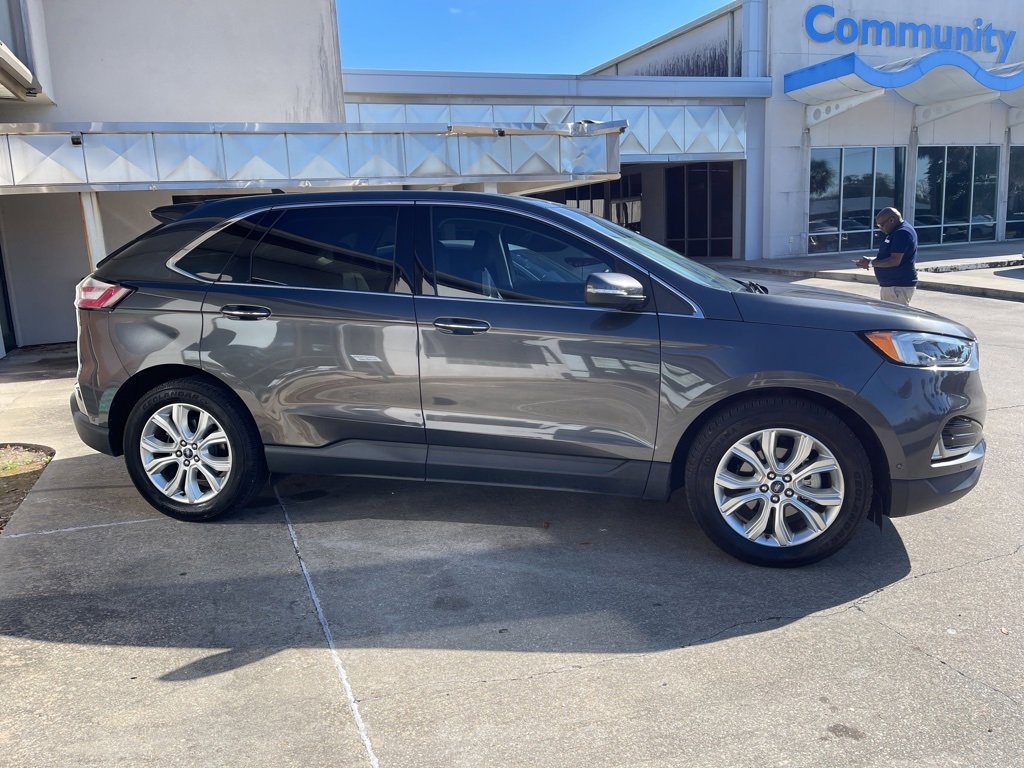 Used 2020 Ford Edge Titanium w/ Equipment Group 301A image 4