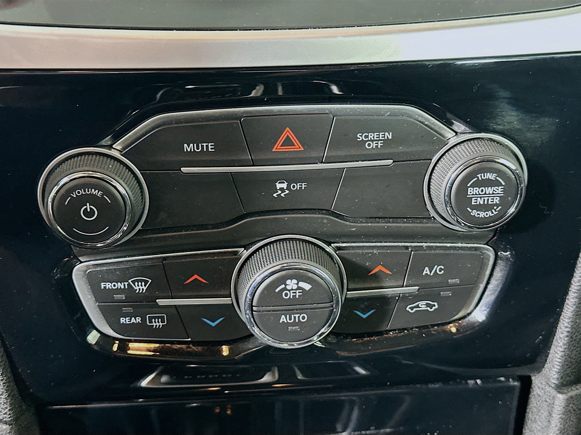 Used 2023 Chrysler 300 Touring w/ Sport Appearance Package image 23