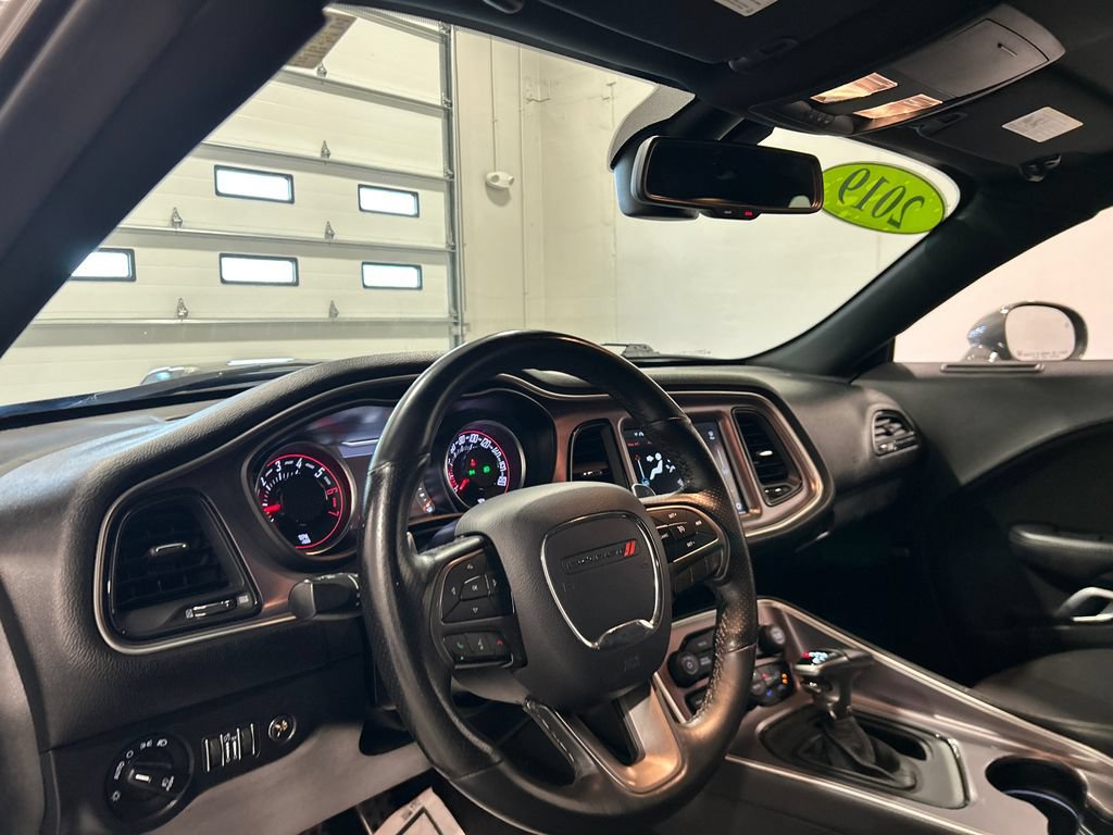 Used 2019 Dodge Challenger R/T Scat Pack w/ Driver Convenience Group RWD image 17