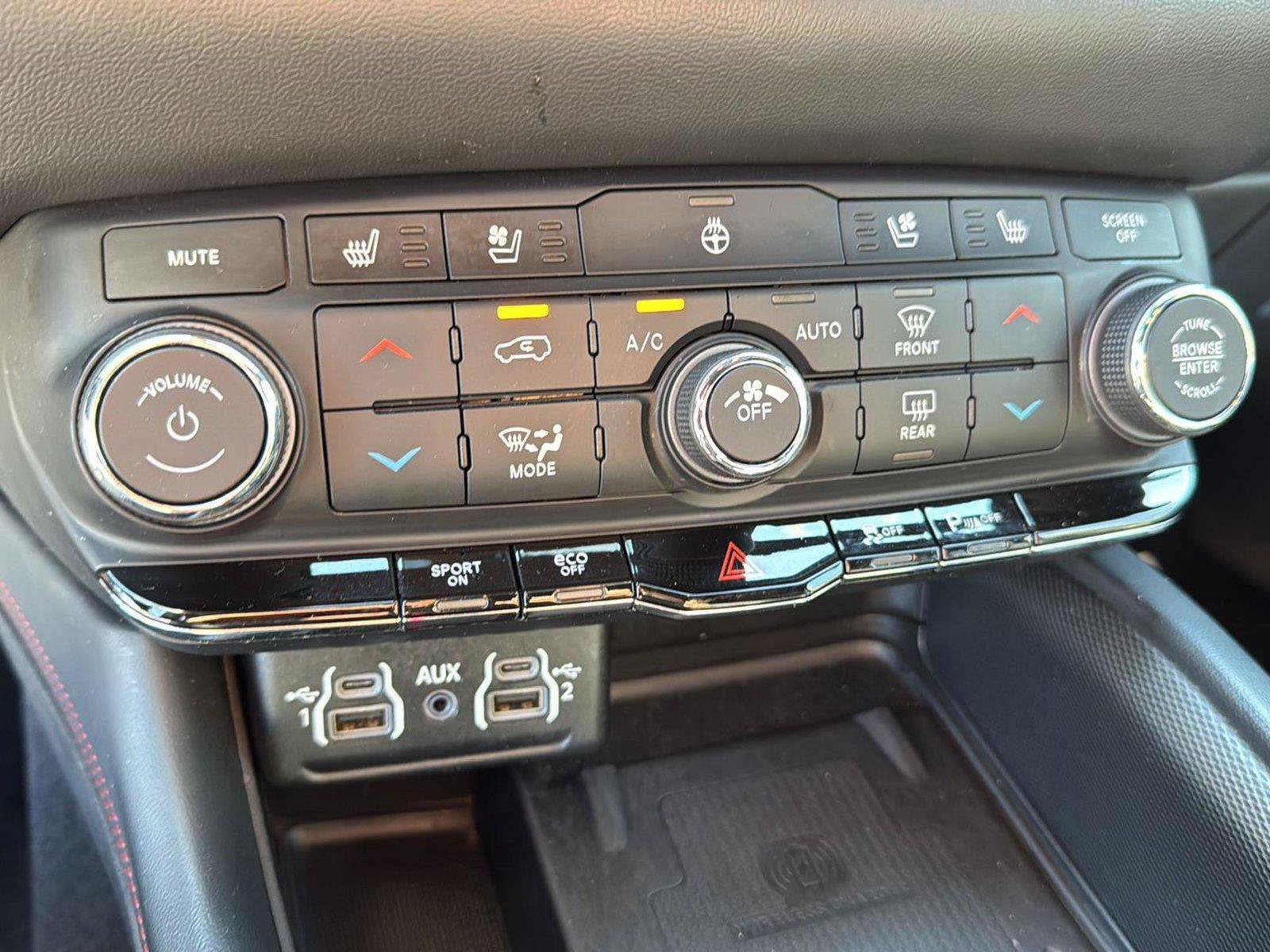 Used 2024 Dodge Durango R/T AWD/4WD image 21