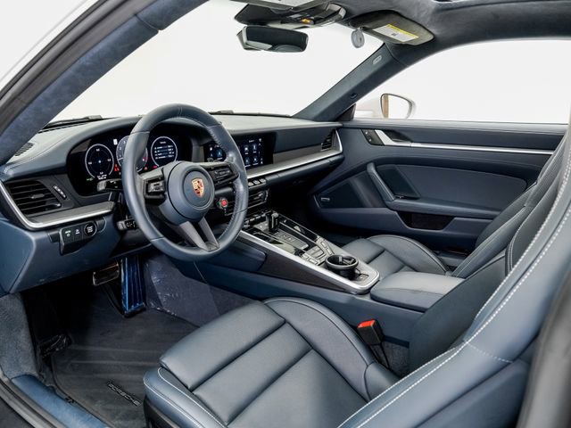Certified 2025 Porsche 911 Carrera RWD image 4