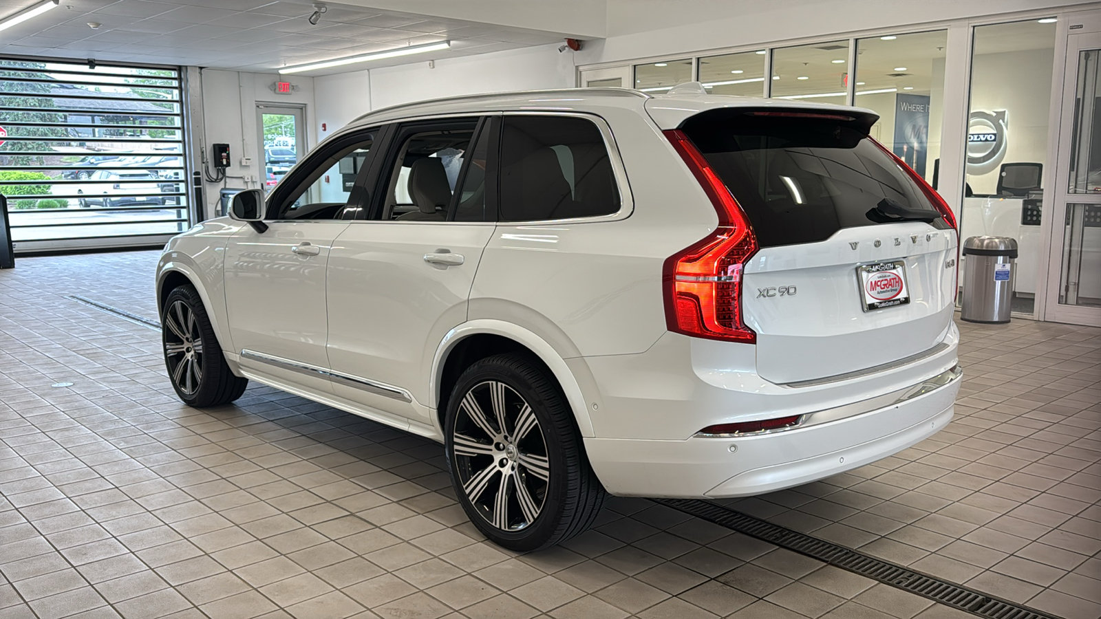Used 2023 Volvo XC90 B6 Ultimate w/ Lounge Package AWD/4WD image 7