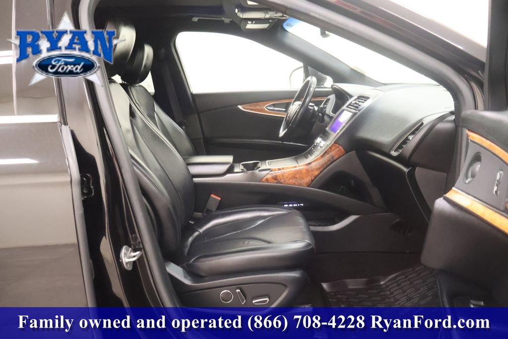 Used 2020 Lincoln Nautilus Reserve w/ Cargo Utility Package image 16