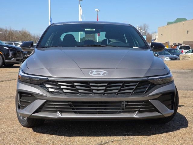 Certified 2025 Hyundai Elantra SEL image 16