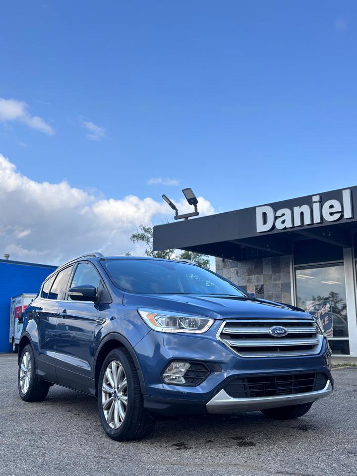 Used 2018 Ford Escape Titanium FWD image 2