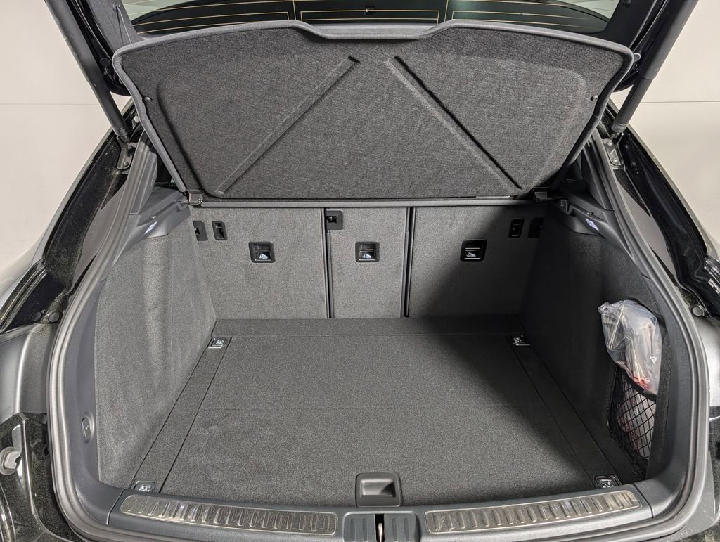 New 2026 Porsche Macan image 17