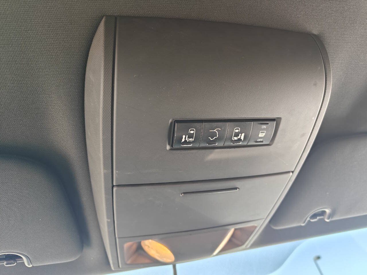 Used 2017 Dodge Grand Caravan SXT FWD image 16