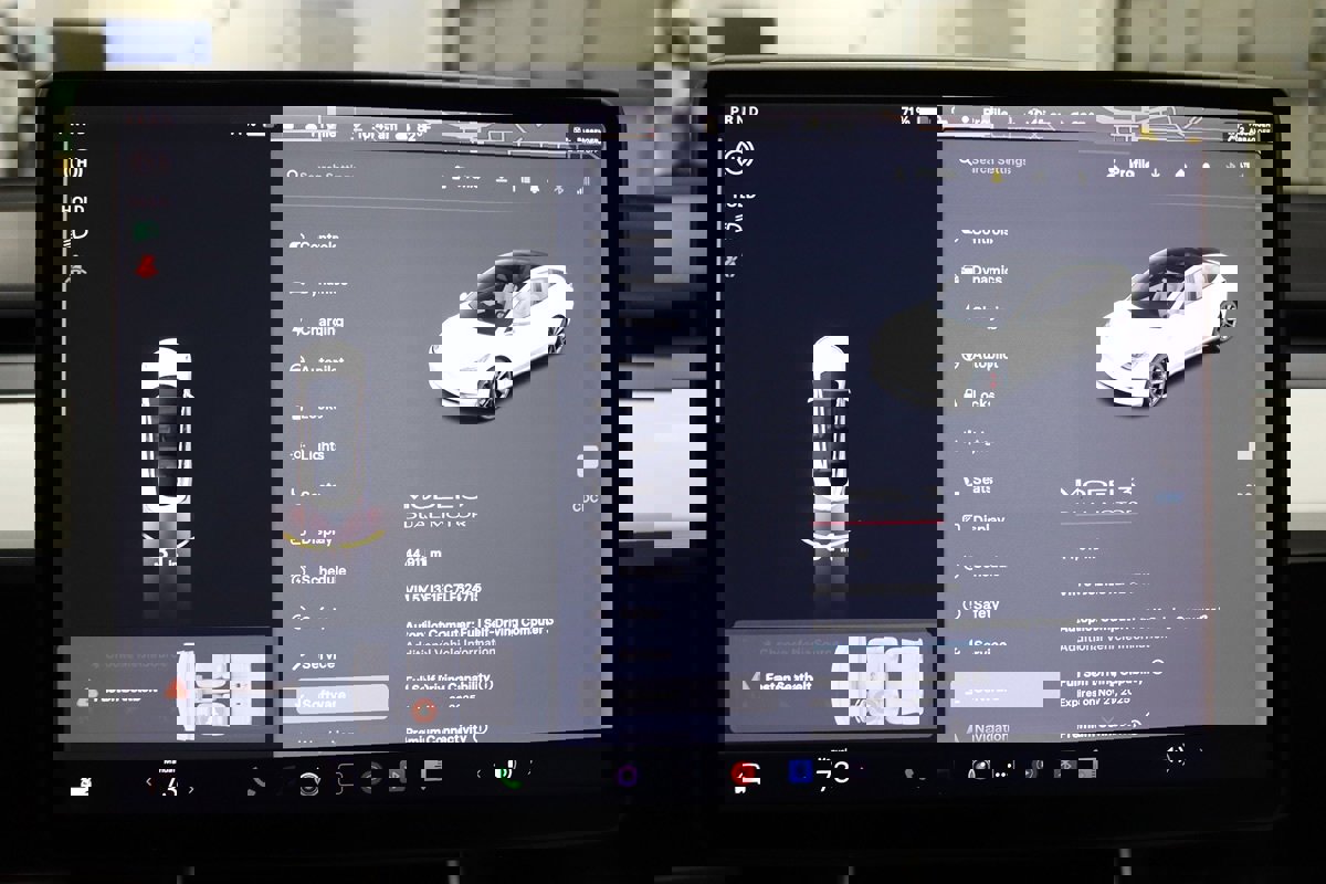 Used 2020 Tesla Model 3 Performance image 18