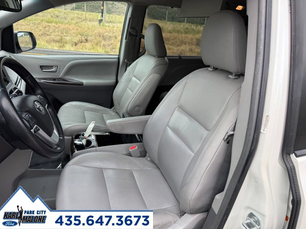 Used 2015 Toyota Sienna XLE Premium FWD image 14