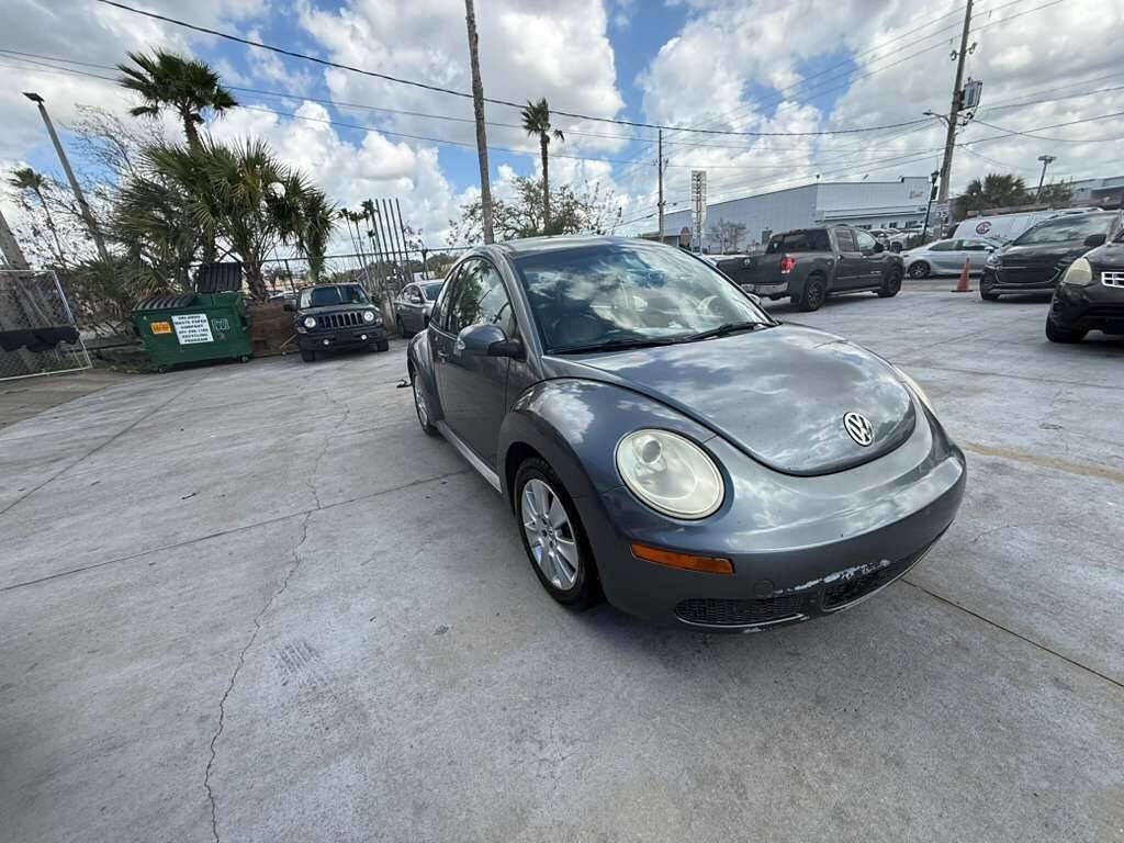 Used 2008 Volkswagen Beetle S image 2
