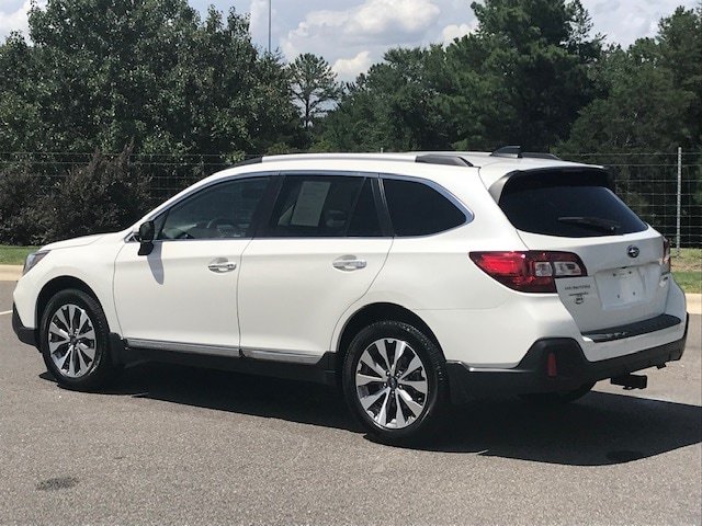 Used 2019 Subaru Outback 3.6R Touring AWD/4WD image 4