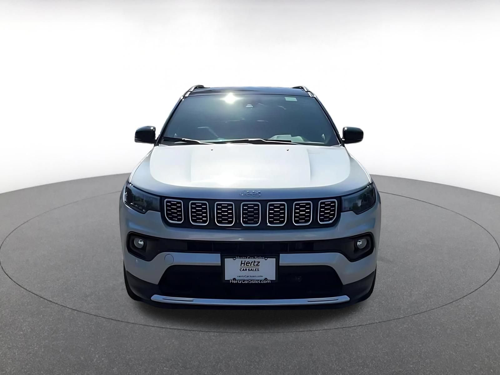 Used 2025 Jeep Compass Limited AWD/4WD image 4