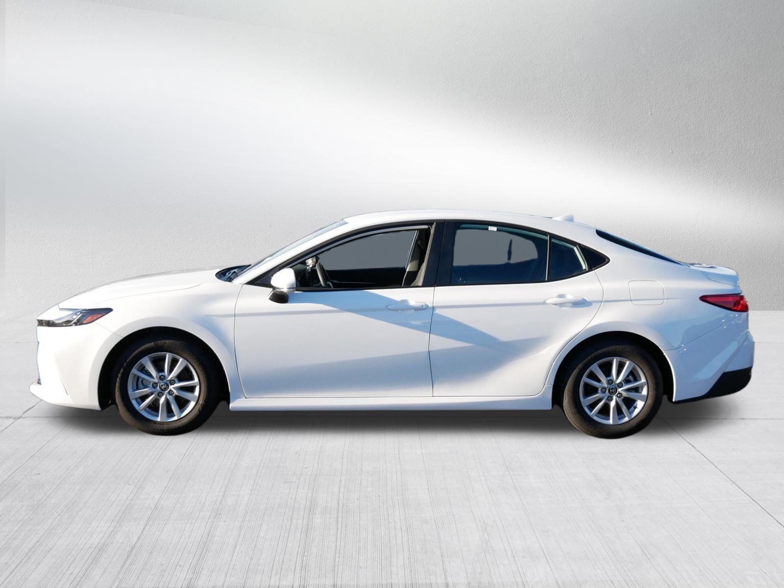 Used 2026 Toyota Camry LE FWD image 5