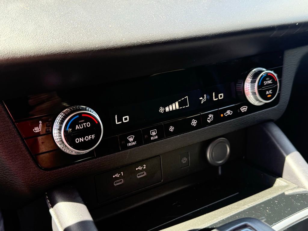 Used 2025 Mitsubishi Outlander SE image 37