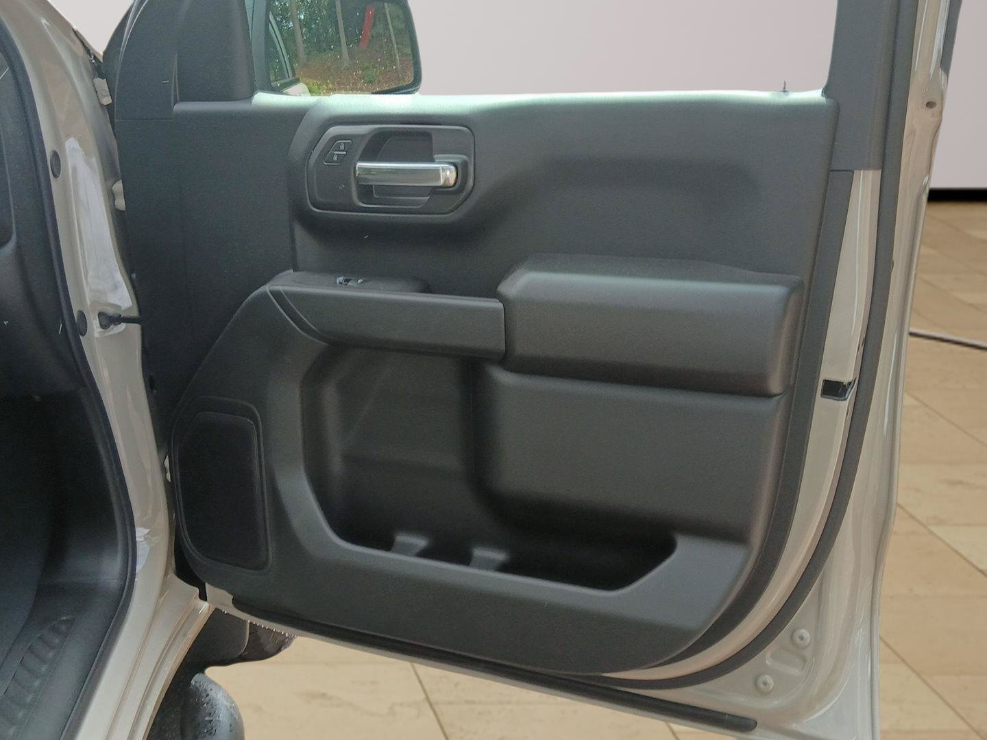 New 2026 Chevrolet Silverado 1500 Custom w/ LPO, Dark Essentials Package AWD/4WD image 23