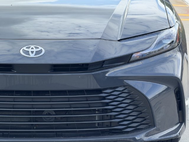Used 2026 Toyota Camry LE FWD image 8