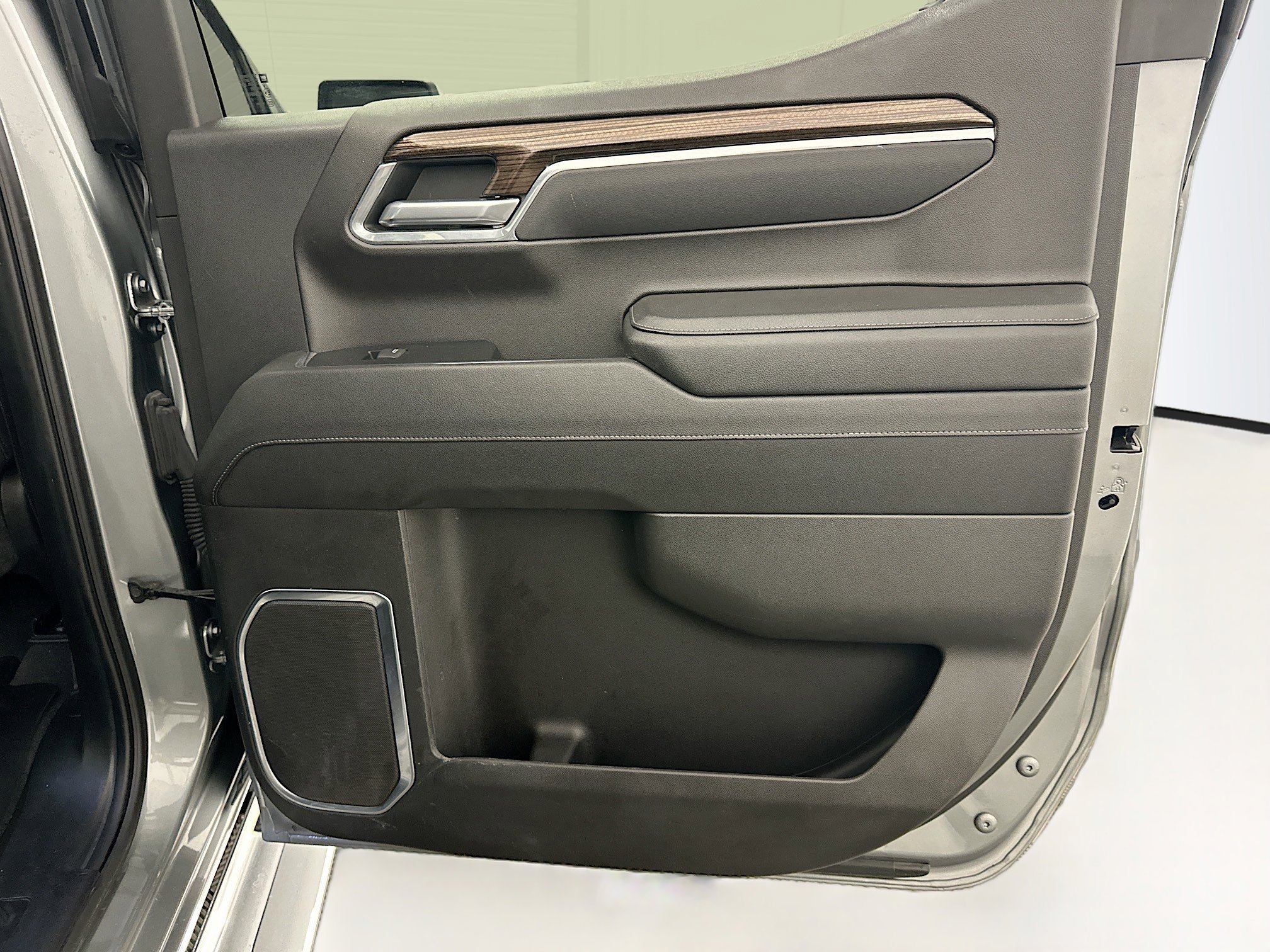 Used 2023 Chevrolet Silverado 1500 LT image 31