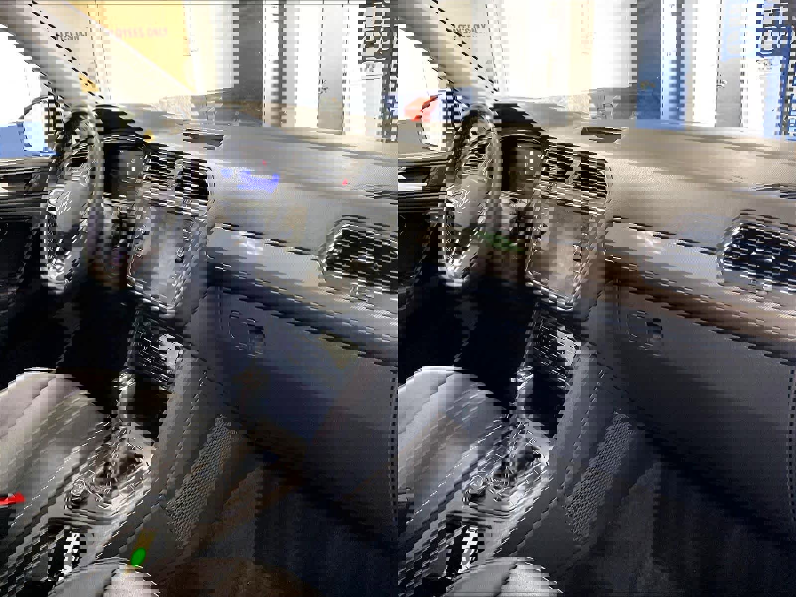 Certified 2023 Volkswagen Tiguan SE AWD/4WD image 14