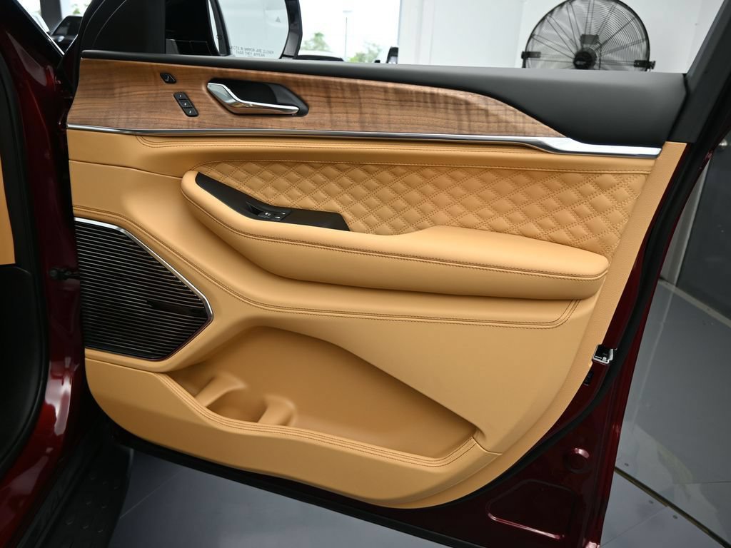 New 2025 Jeep Grand Cherokee Summit AWD/4WD image 48