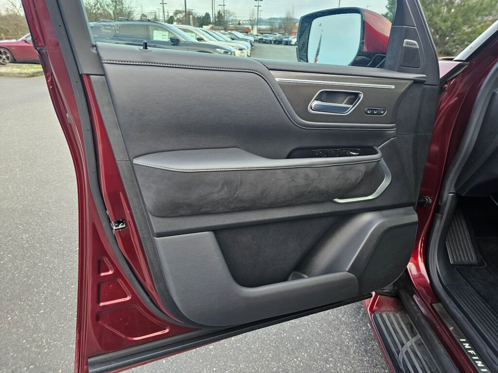 Used 2025 INFINITI QX80 Luxe AWD/4WD image 24