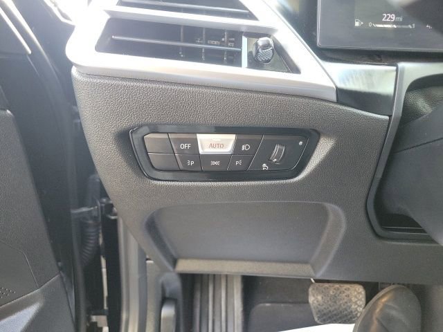 Used 2026 BMW 330i xDrive Sedan image 40