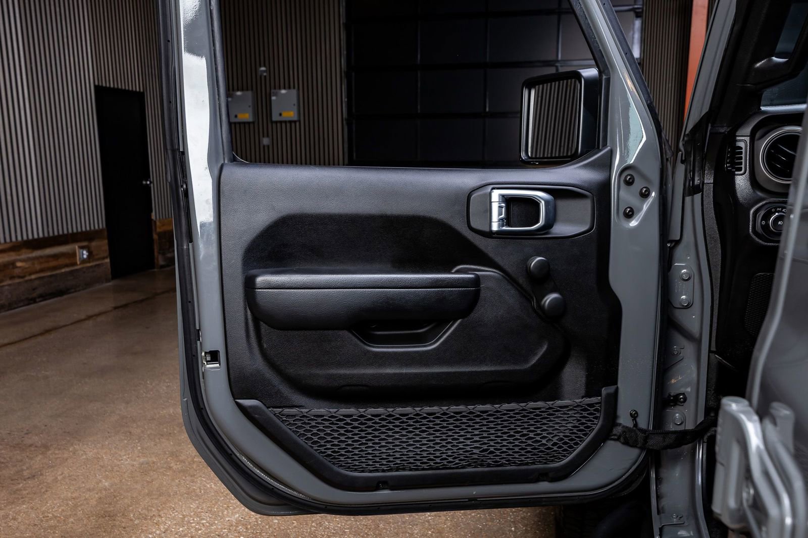 Used 2022 Jeep Wrangler Unlimited Sport AWD/4WD image 36