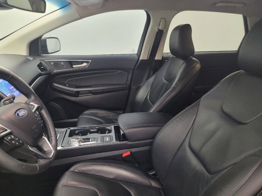 Used 2020 Ford Edge Titanium image 17