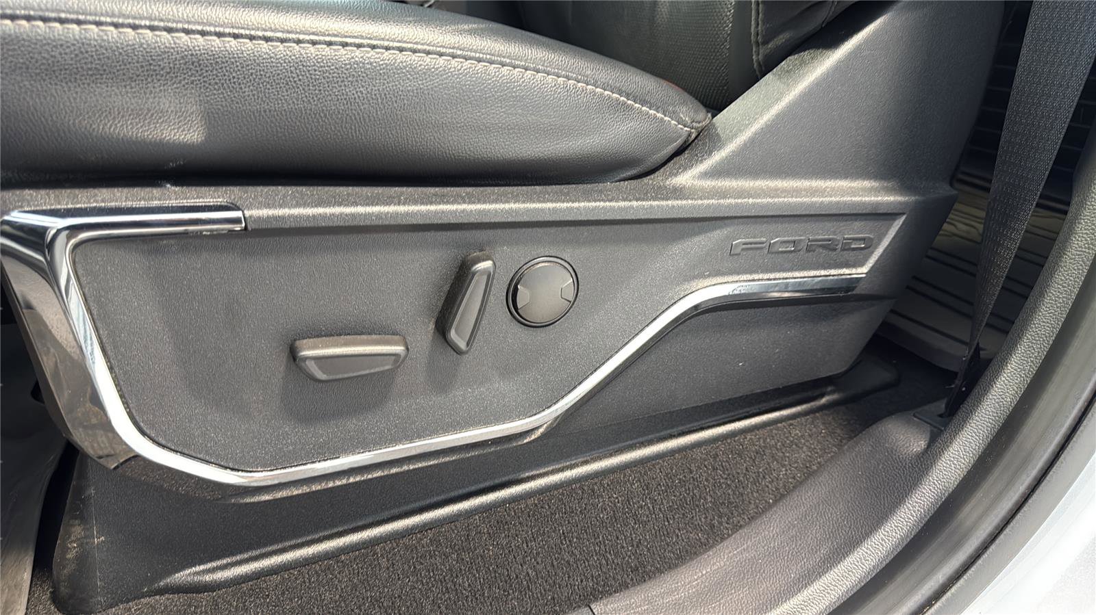 Certified 2024 Ford F250 Lariat w/ Sport Appearance Package image 26