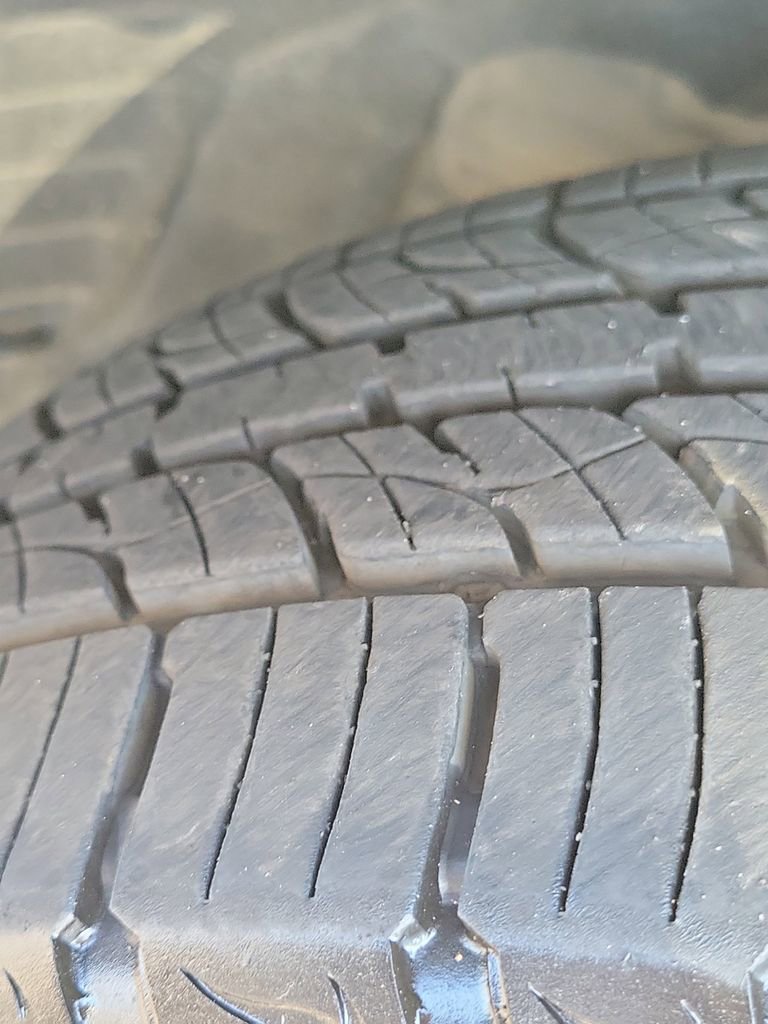 Used 2024 Toyota Highlander XLE image 30