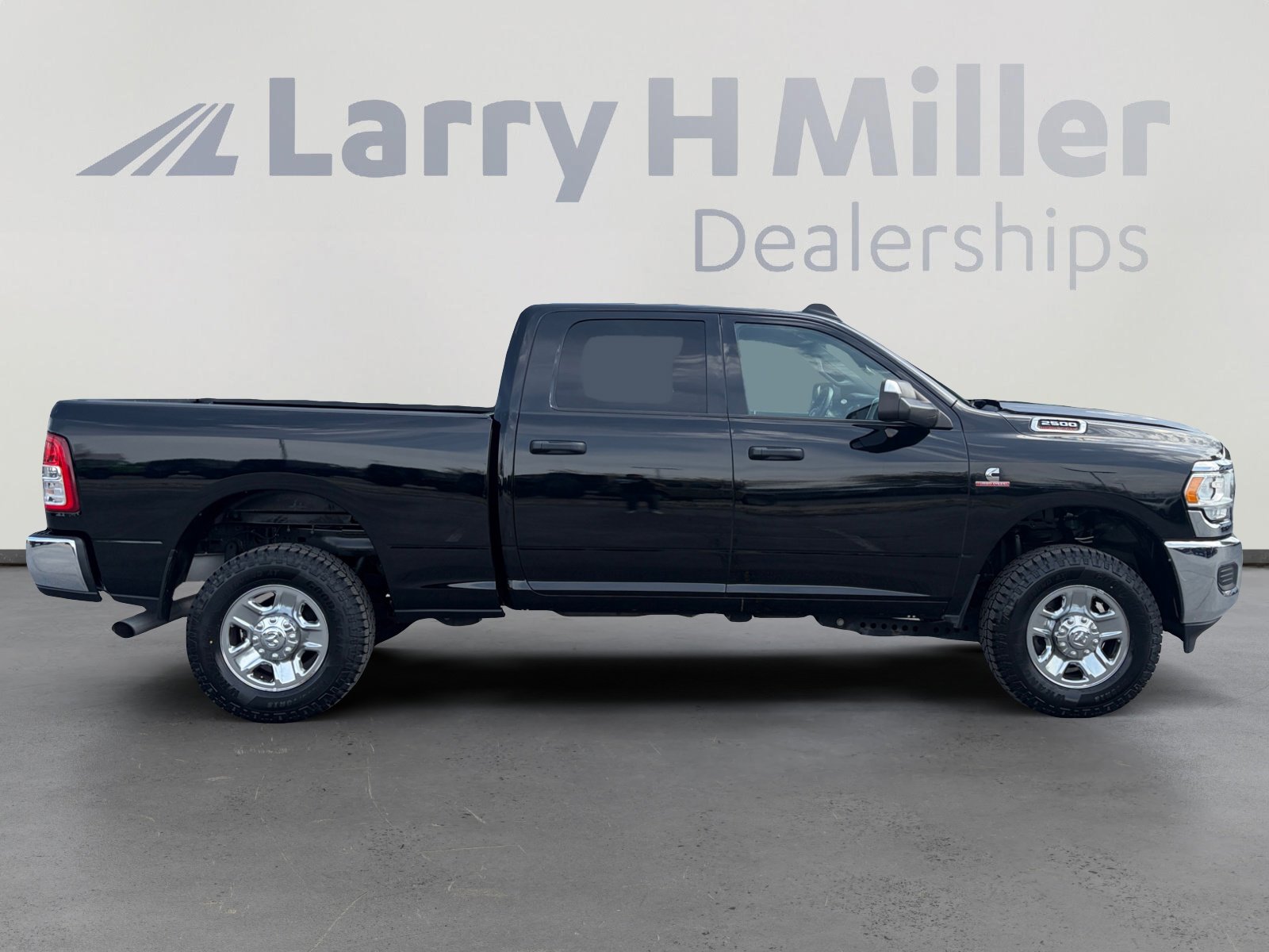 Used 2022 RAM 2500 Big Horn w/ Cold Weather Group image 6