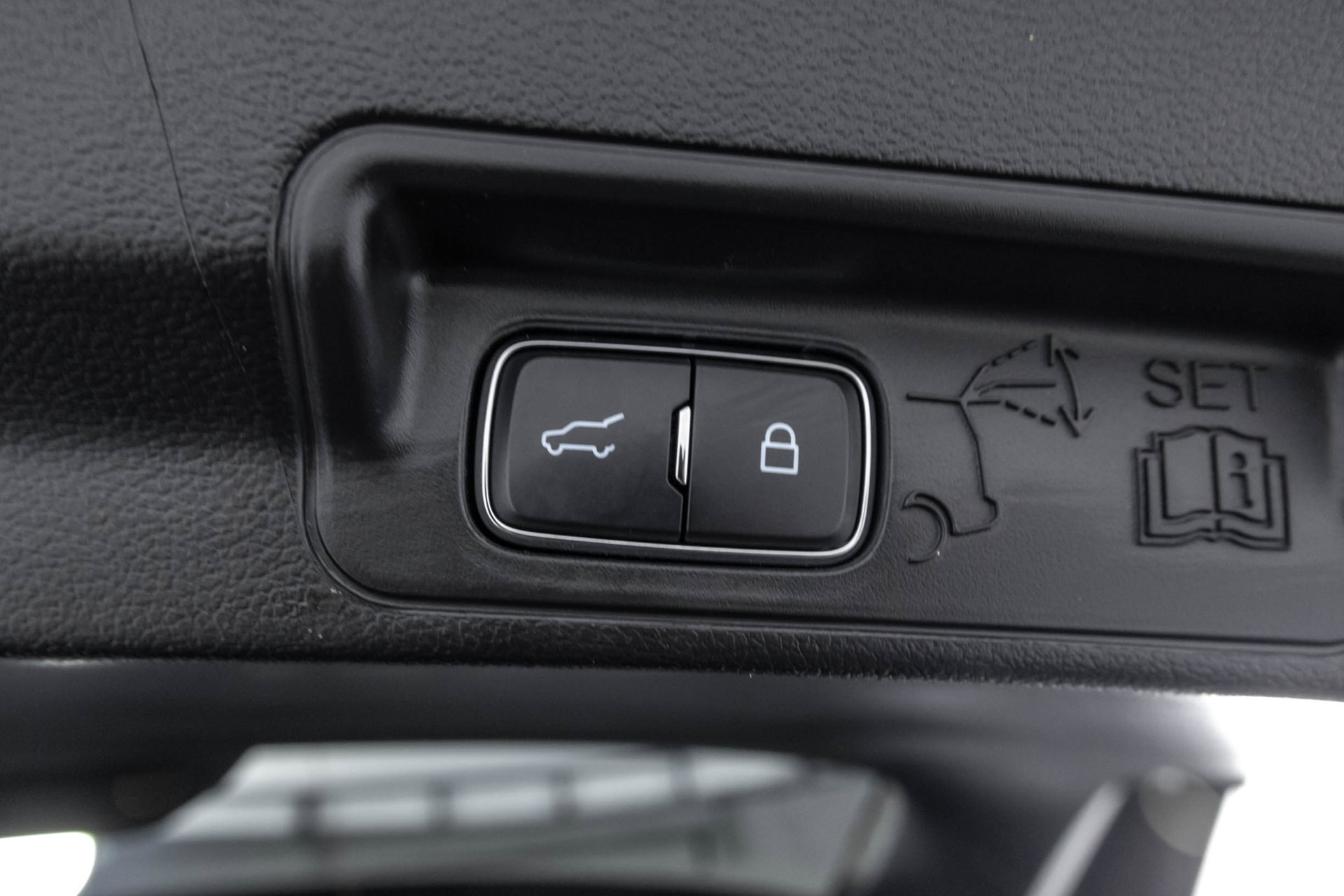 Used 2025 Ford Explorer ST-Line AWD/4WD image 40