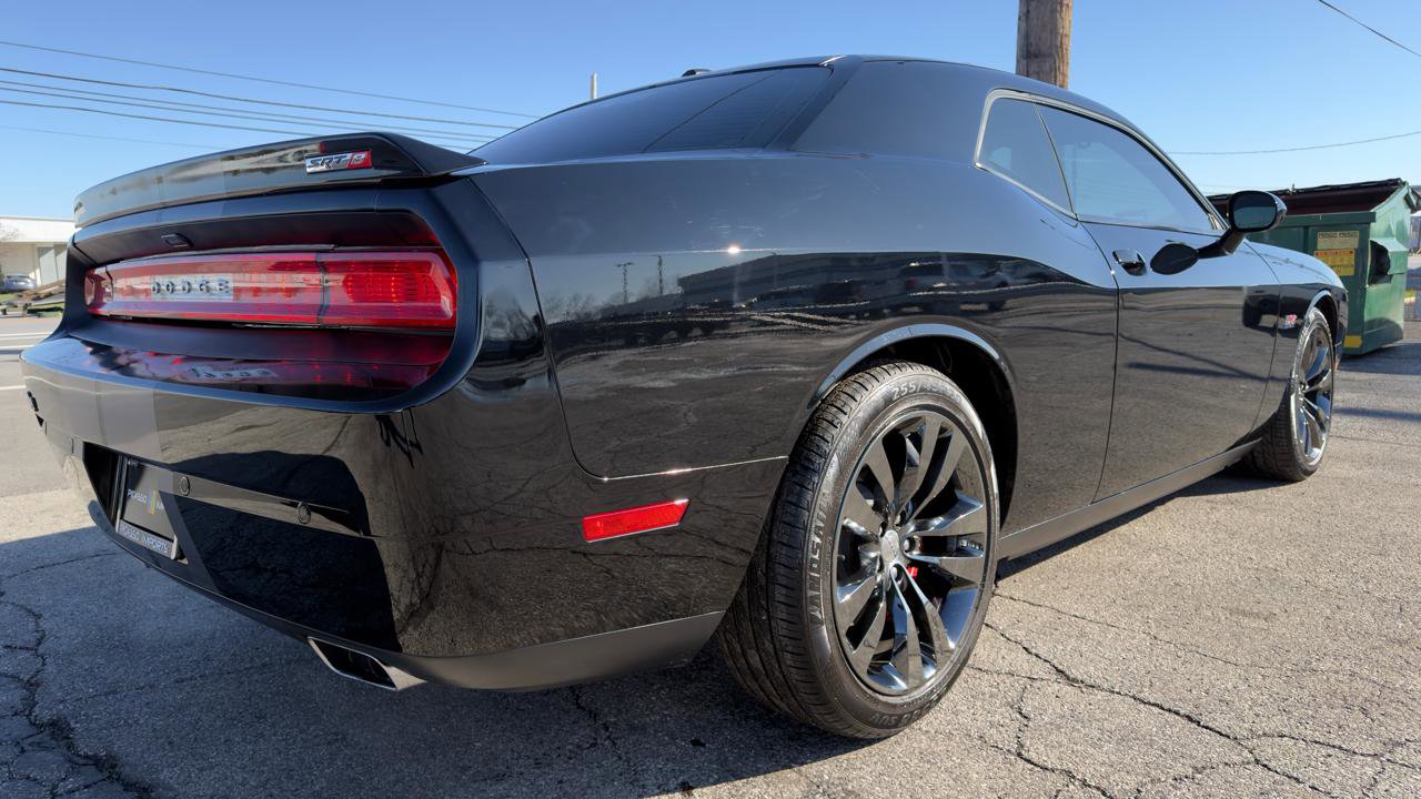 Used 2014 Dodge Challenger SRT8 w/ Harman/Kardon Audio Group image 17