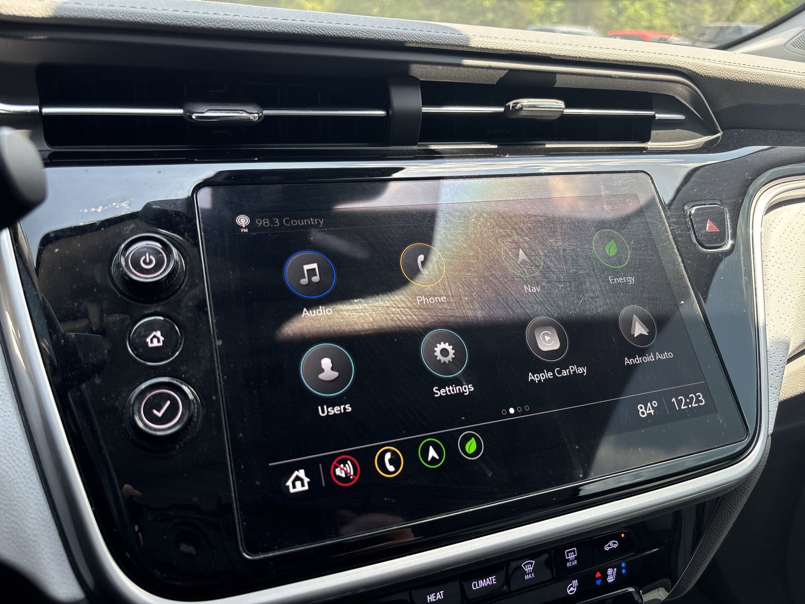 Used 2022 Chevrolet Bolt EUV Premier w/ Sun & Sound Package FWD image 19