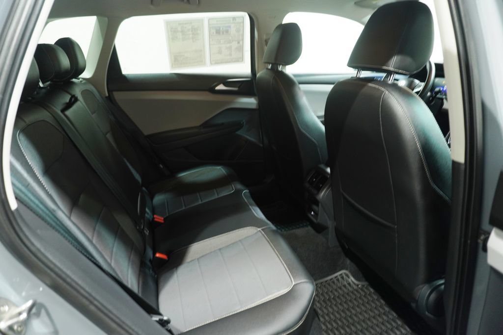 Used 2023 Volkswagen Taos SE FWD image 13