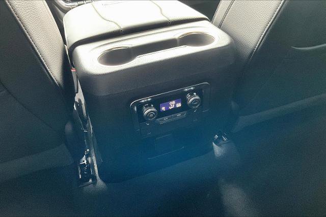 Used 2025 GMC Yukon XL Denali image 10