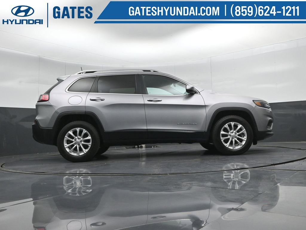 Used 2019 Jeep Cherokee Latitude w/ Popular Appearance Group AWD/4WD image 37